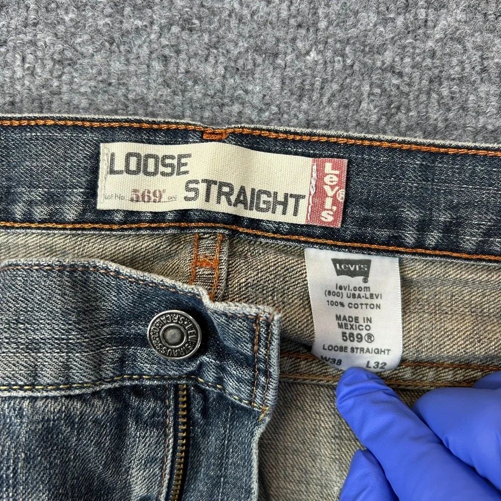 Levis levi 569